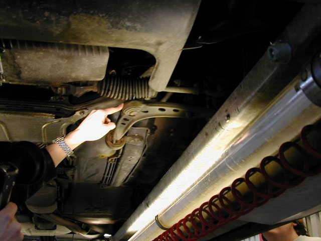 Kontroll av länkarmsbussning på E30