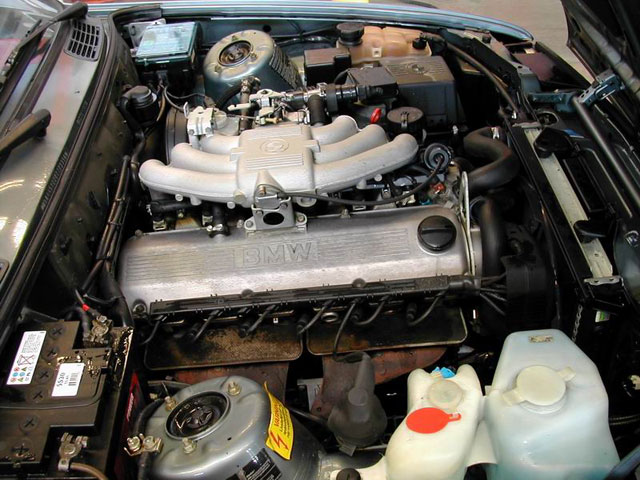 Rent motorrum efter tvätt