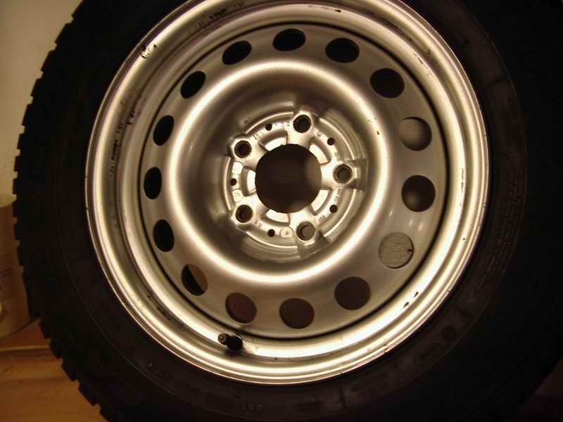 Torr och ren fälg redo för vaxning