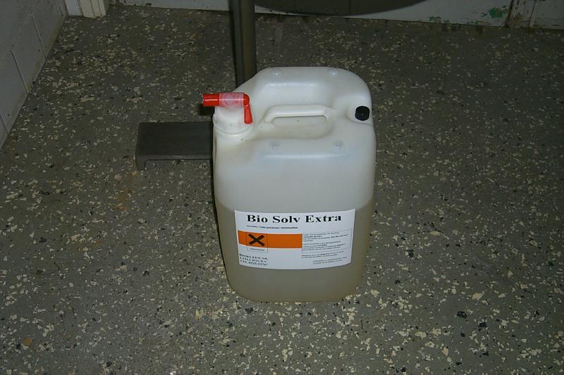 Tappkran och pumpflaska för avfettning