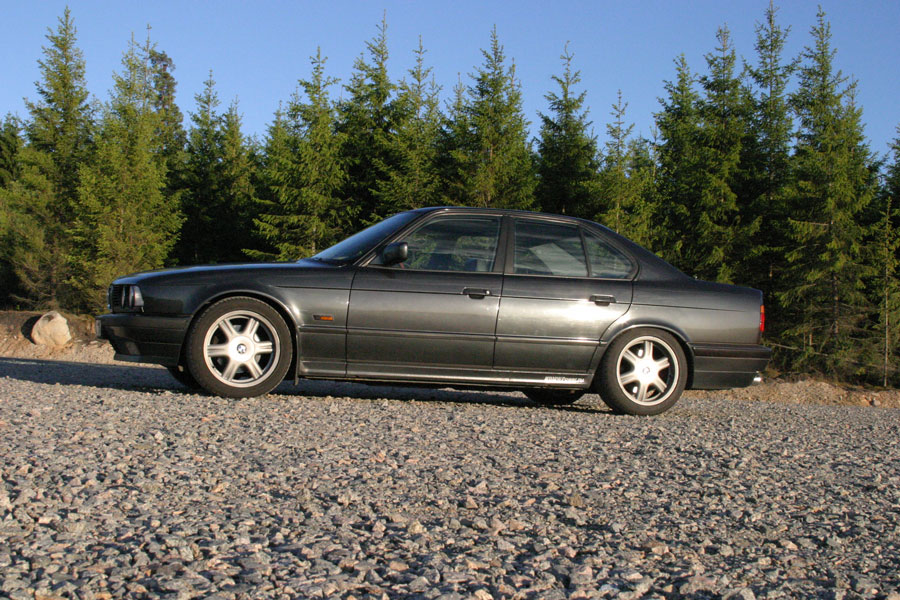 BMW i sidoprofil med rak horisont