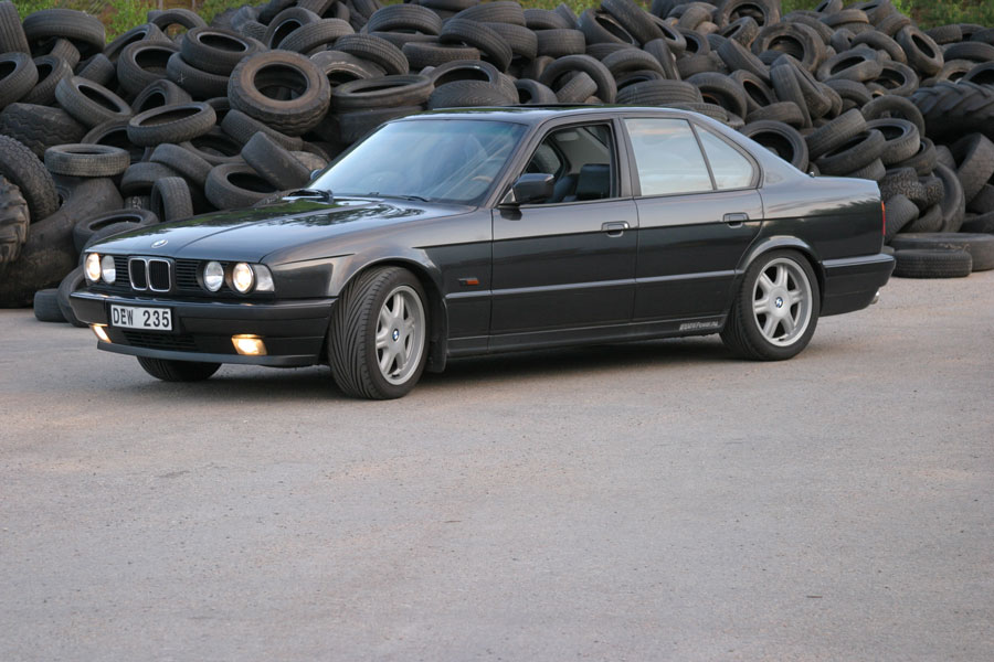 BMW i liknande vinkel — jämför detaljerna