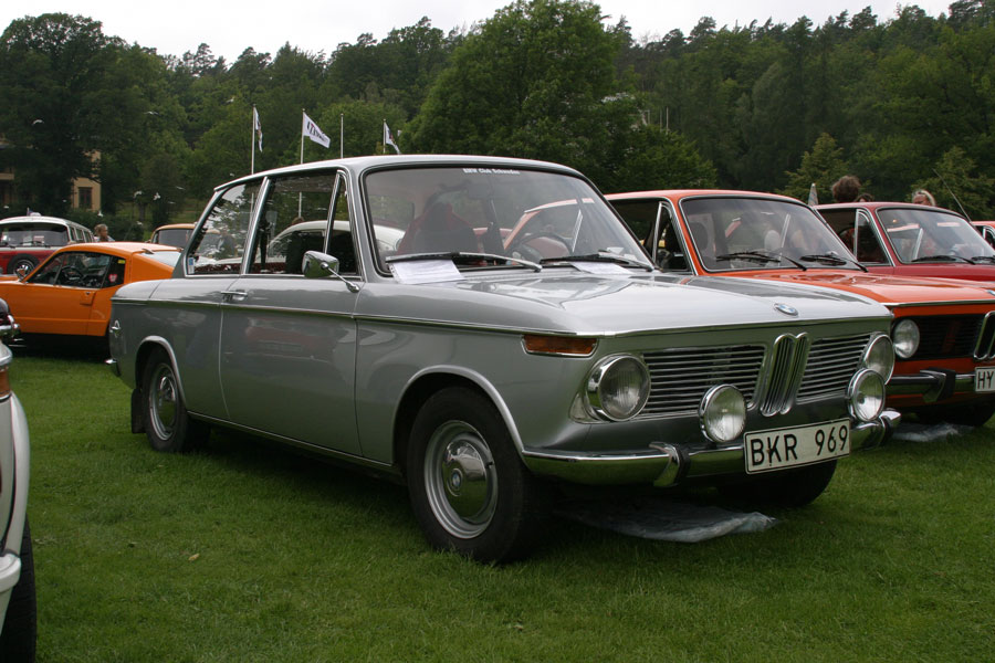 BMW i mjukt dagsljus utan hårda skuggor