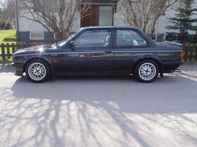 BMW 320i 2.5 -87