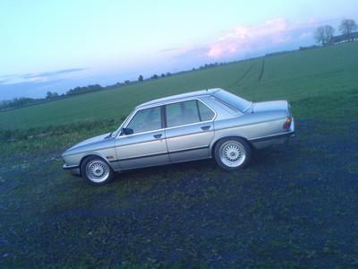 BMW 520i -85