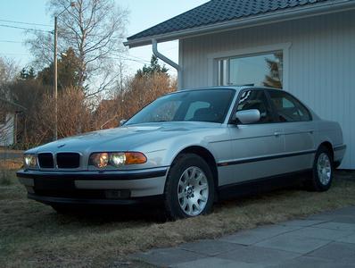 BMW 728iA -99