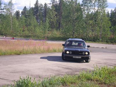 BMW 323i -82