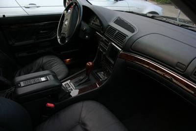 BMW 750iA -98