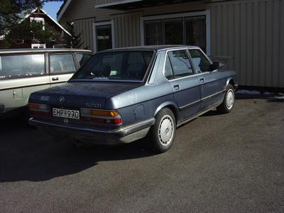 BMW 520 -85