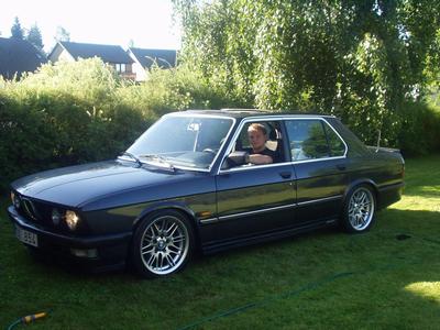 BMW 528i -87