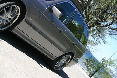 BMW 528i Touring -99