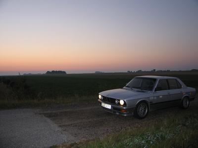 BMW 528i -83