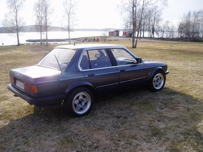 BMW 320 -86