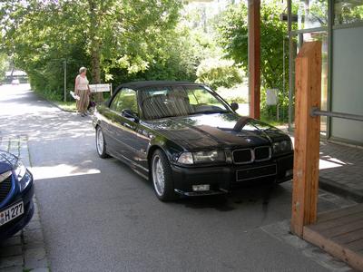 Bilen hämtas i München.