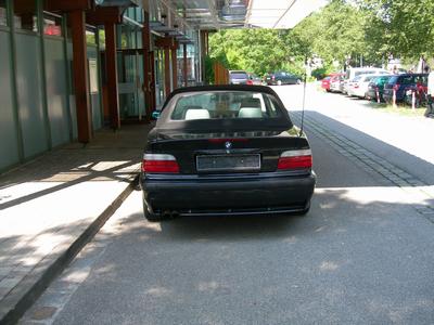 Bilen hämtas i München.