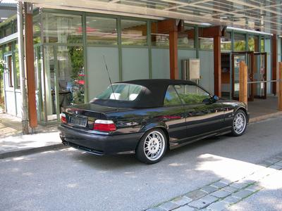 Bilen hämtas i München.