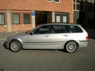 BMW 330xi -01