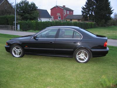 BMW 523 -00