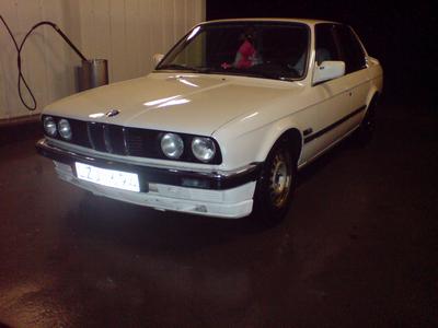 BMW 318i -84