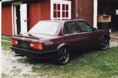BMW 320i -89