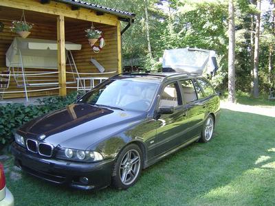 BMW 530iT -01