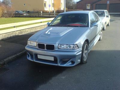 BMW 325IA -93
