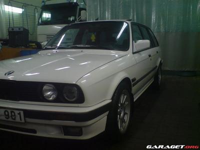 BMW 320 -89