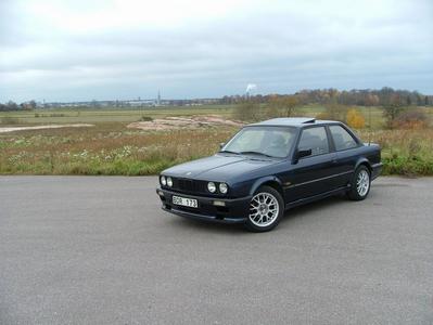 BMW 324td -85
