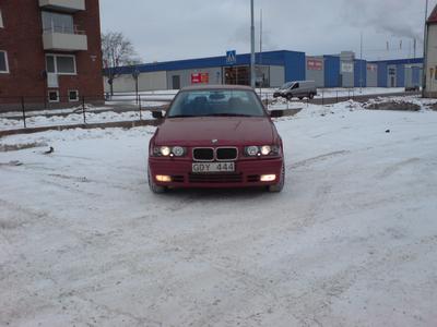 BMW 318is -95