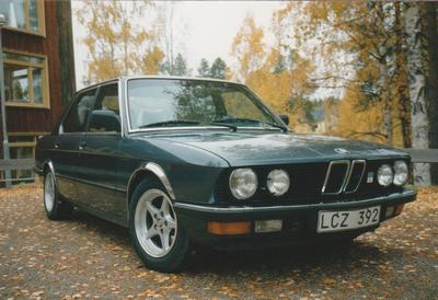 BMW 528i -83