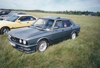 BMW-träffen i Gävle/Rörbergs flygplats. 402 m.