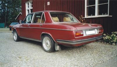 7-seriens urmoder/fader. Stor, stark, komfortabel och luxuös.