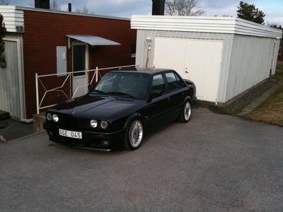 BMW 325iM -89