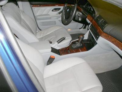 BMW 523 -00