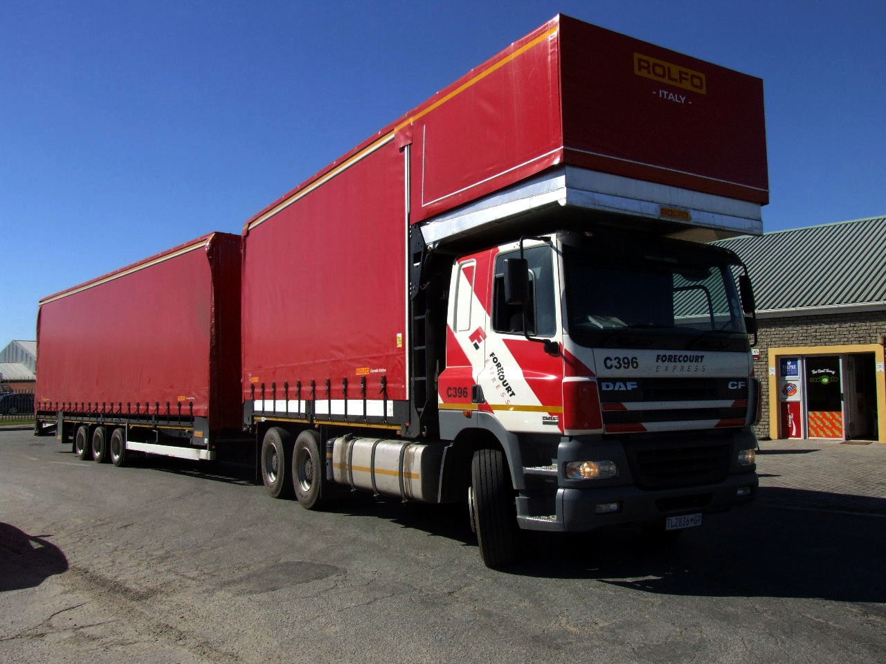 Biltransport – bil på lastbil