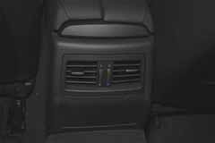 Montera förvaringsfack och strömuttag BMW E91