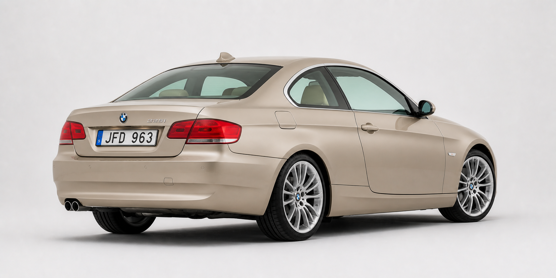 BMW E92 2-d coupé bakifrån