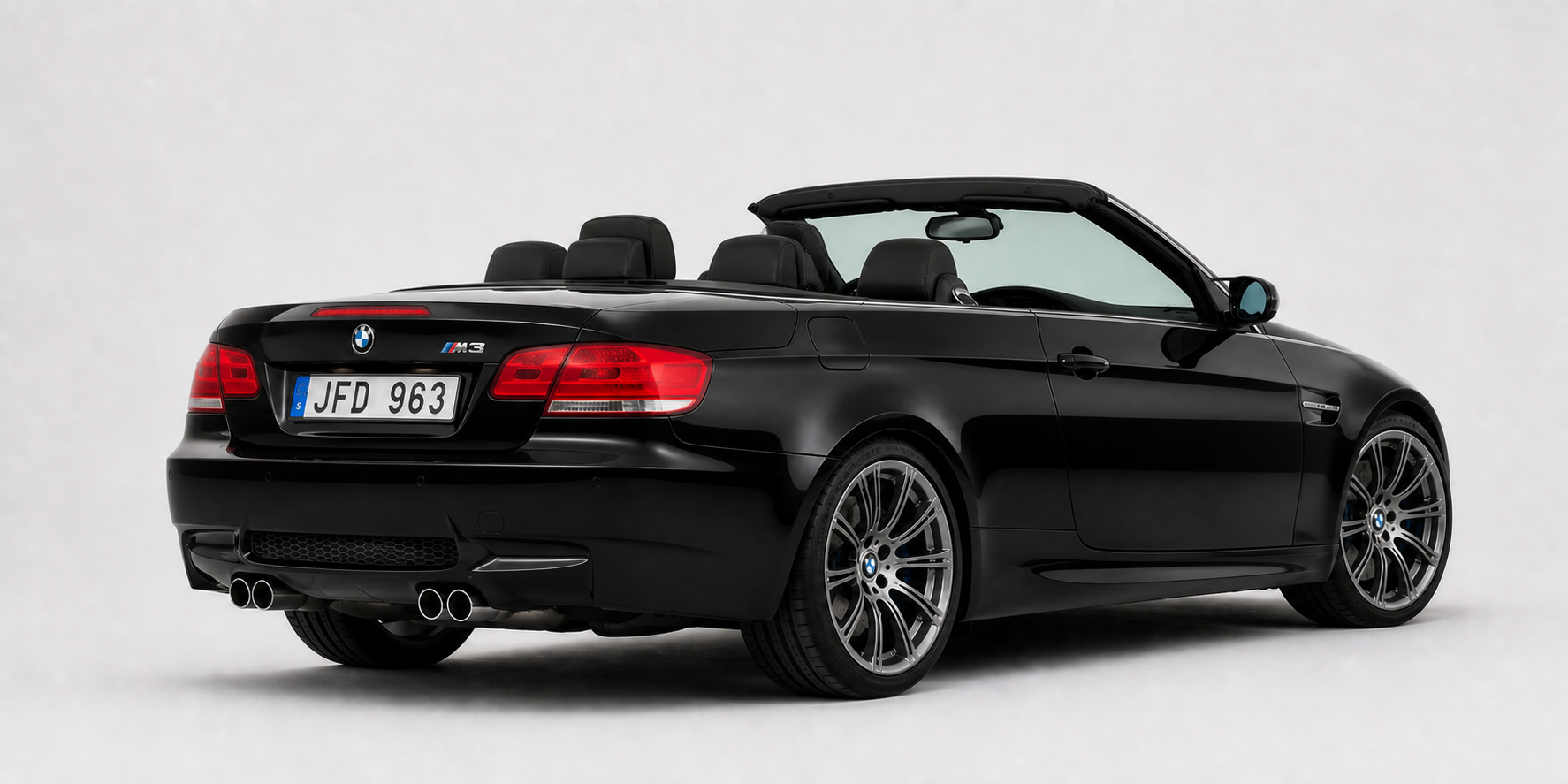 BMW E93 M3 2-d cabriolet bakifrån