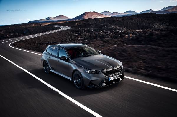 BMW M5 Touring bakifrån