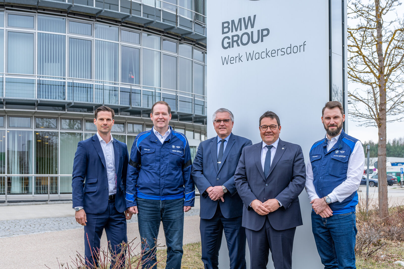 Jörg Lederbauer, Stefan Betz och lokala representanter vid BMW Werk Wackersdorf