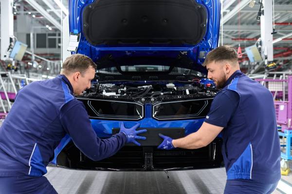 BMW Münchenfabrik — Neue Klasse