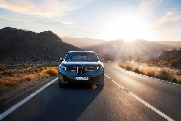 BMW iX3 Neue Klasse i Space Silver &mdash; bilen som driver svensk elbilsboom 2026