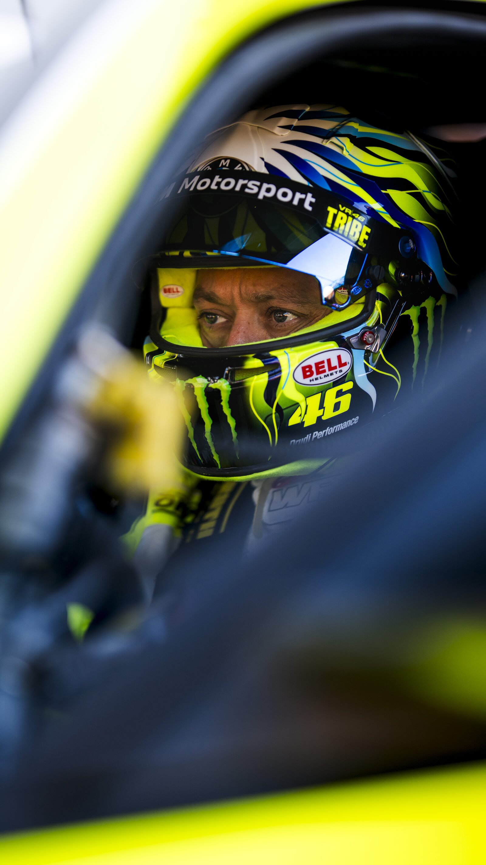Valentino Rossi i BMW M4 GT3 EVO #46 på Brands Hatch Grand Prix Circuit