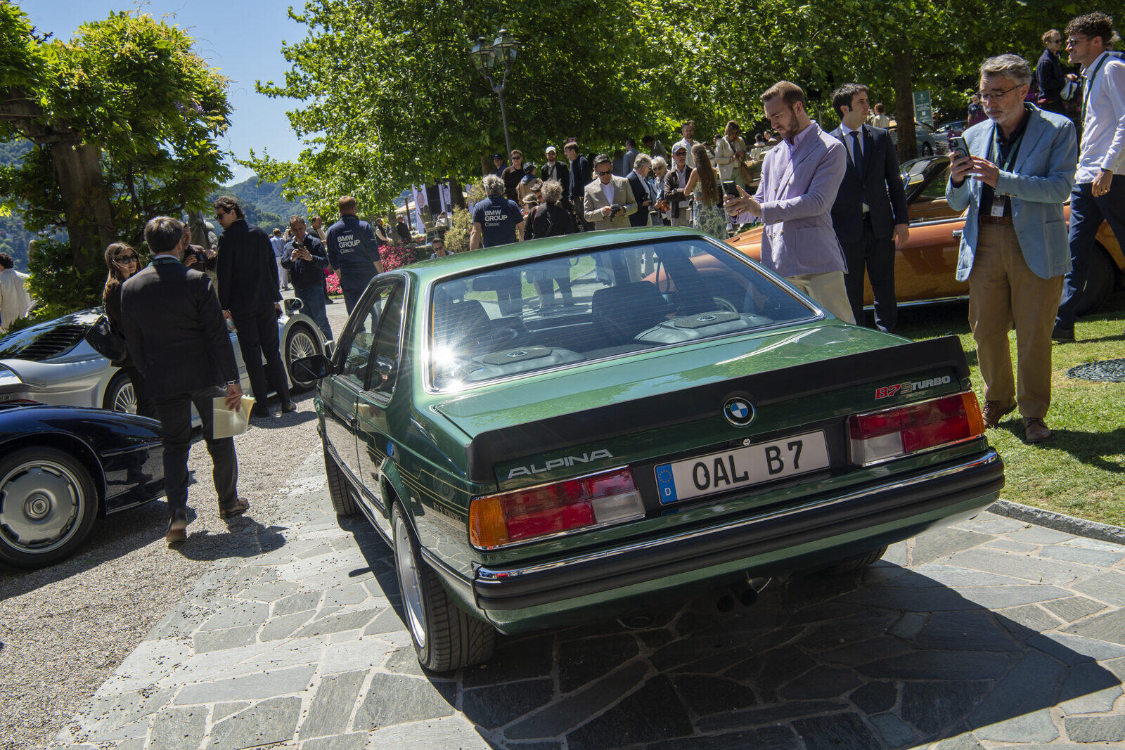 Klassiska BMW-bilar uppställda på Concorso d'Eleganza Villa d'Este 2026