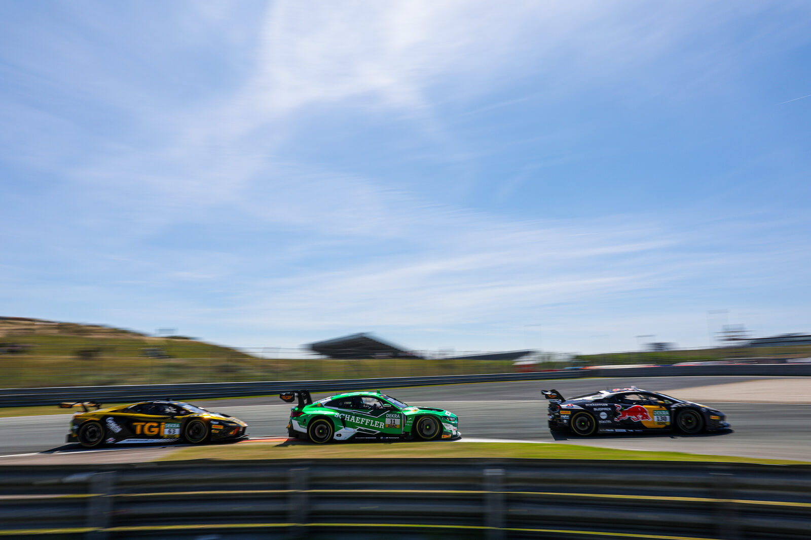 BMW M4 GT3 EVO i kurva