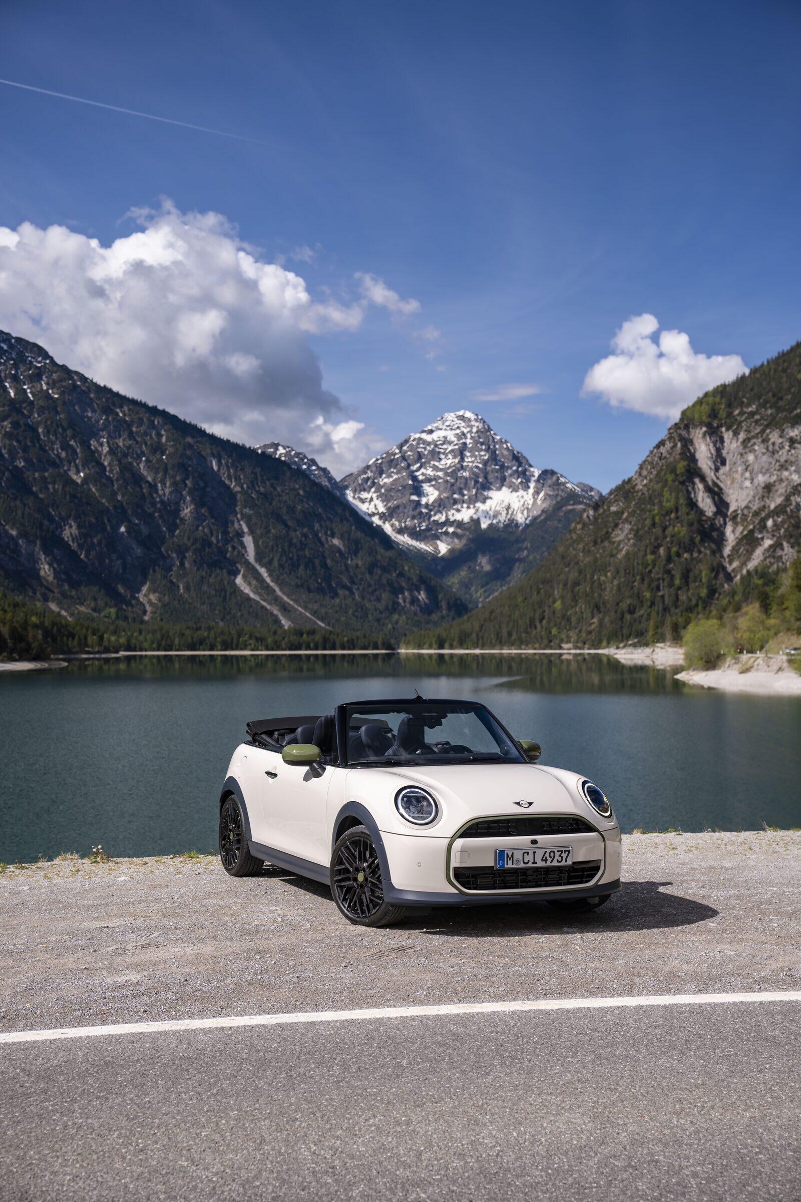 MINI Cooper S Convertible Paul Smith Edition i Statement Grey med Nottingham Green-detaljer