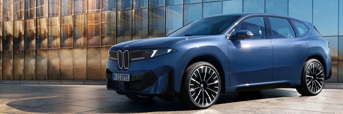 BMW iX3 i trekvartsvy framifrån