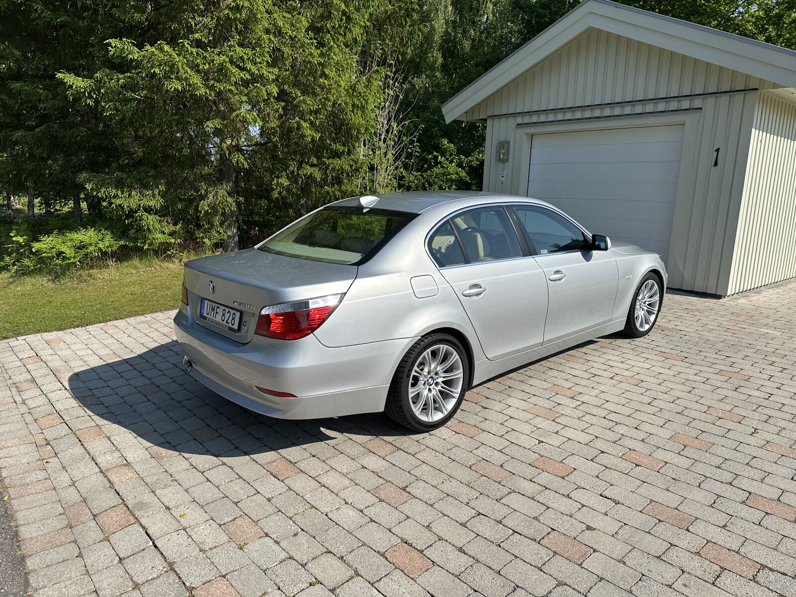 BMW 530i