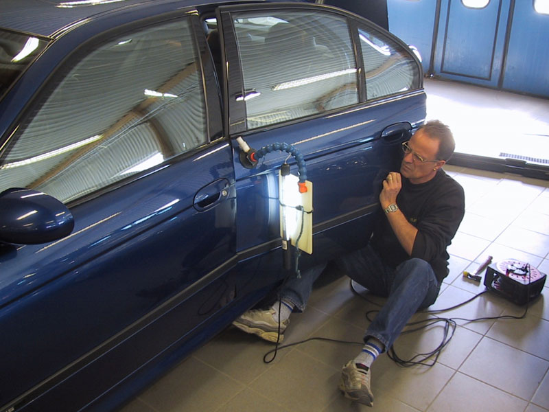 AutoPower låter CarDent fixa bucklorna