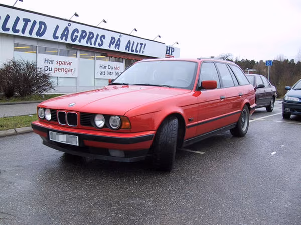 Röd touring till salu